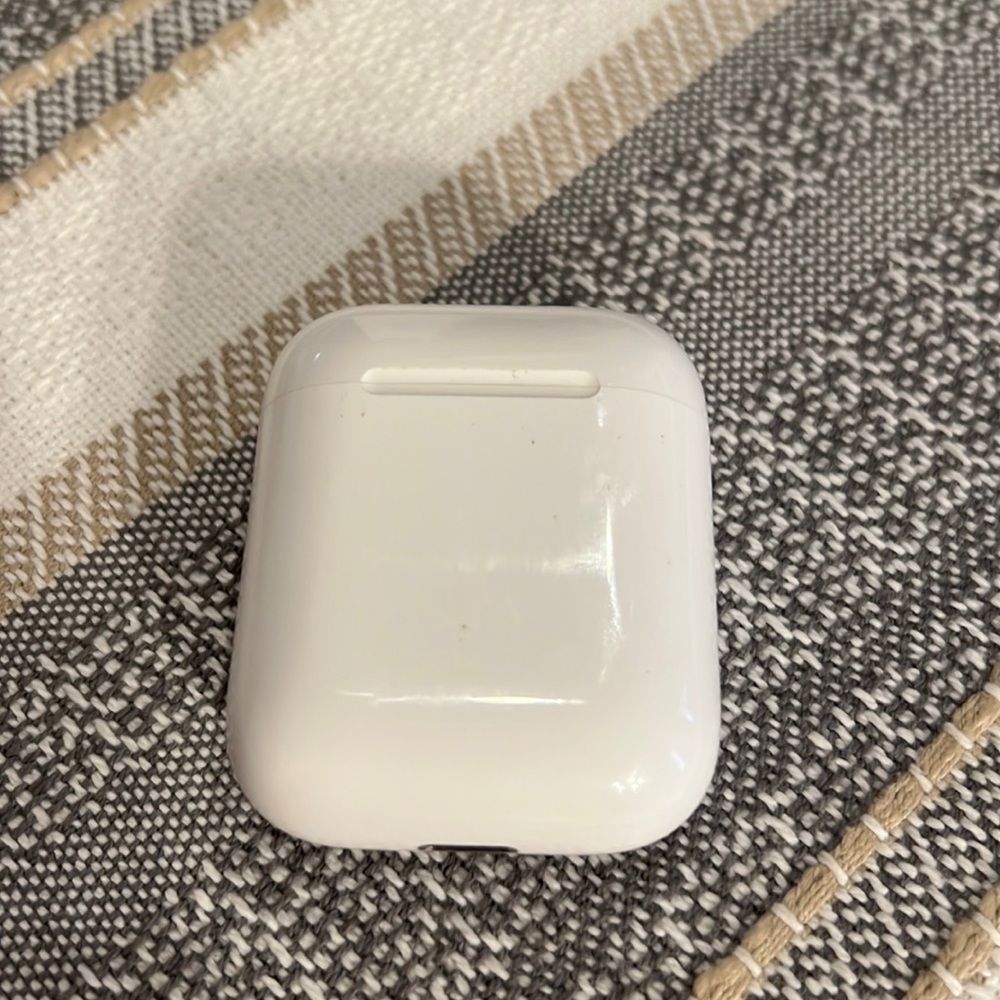 Apple White Earbud Headphones